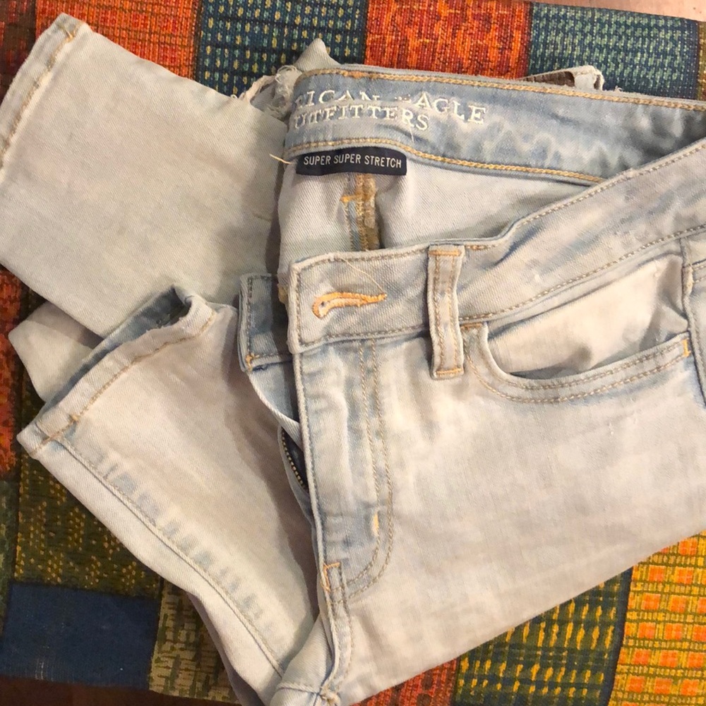 Ripped light wash American eagle jeans